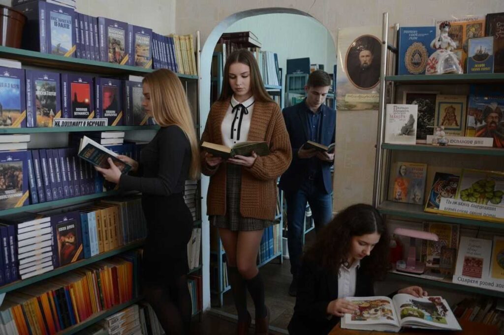 Місячник шкільних бібліотек 2025