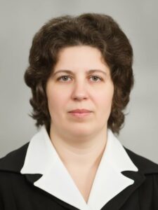 Портретне фото Самоненко Людмили Федорівни, директора школи №11 у 1980 роках