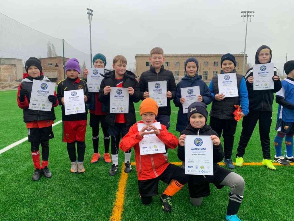 Футболісти Кременчуцького ліцею № 11 в рамках проєкту шкільні спортивні ліги