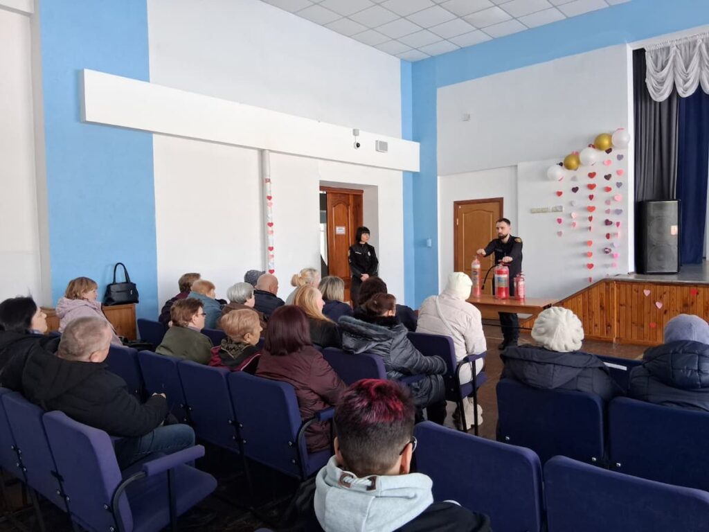 Колектив ліцею на навчанні: пожежна безпека в ліцеї № 11