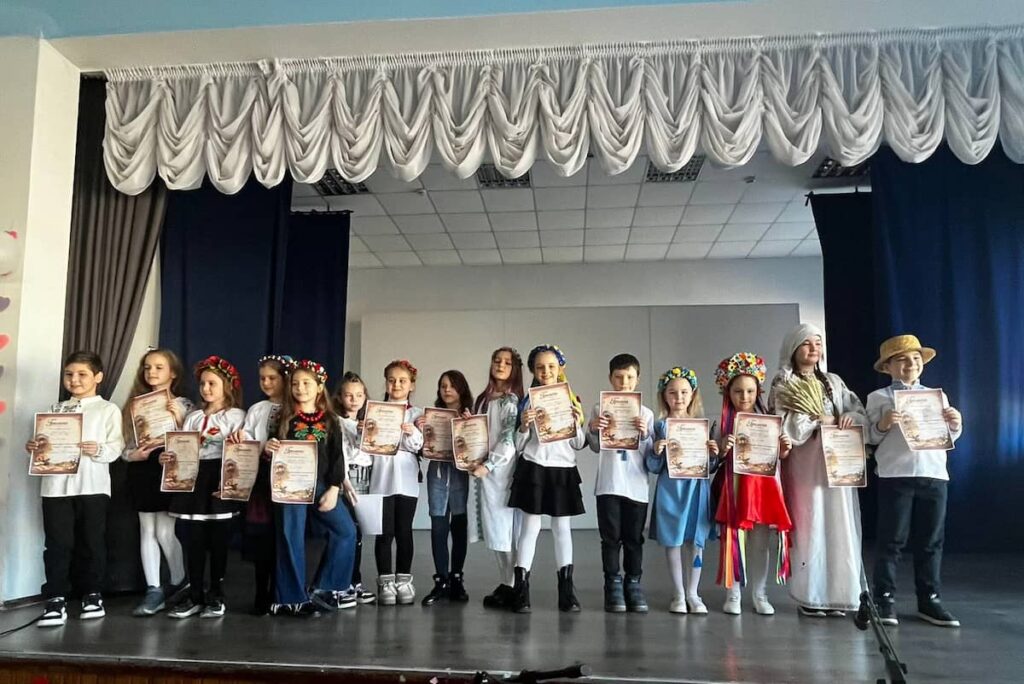 Учні 1-4 класів Кременчуцького ліцею № 11 на Шевченківських читаннях у ліцеї