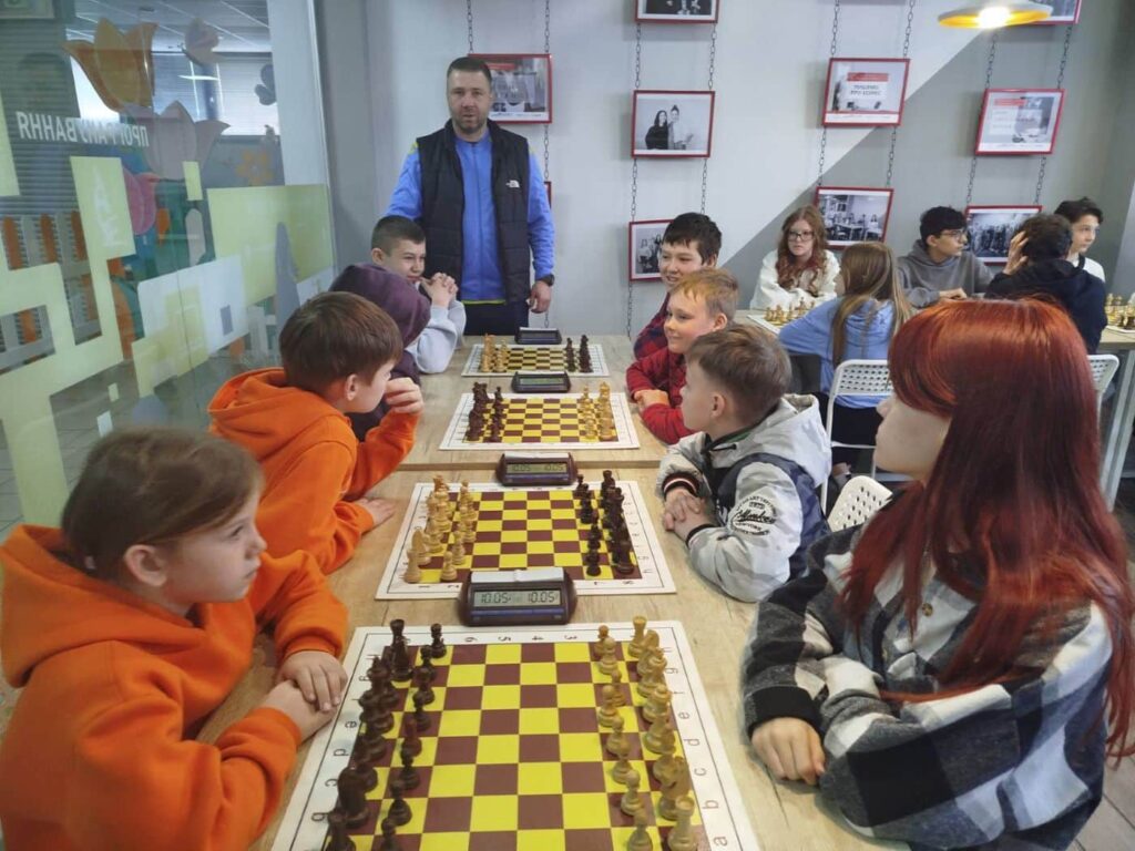 Напружений момент турніру: шахи в ліцеї Гарант у дії