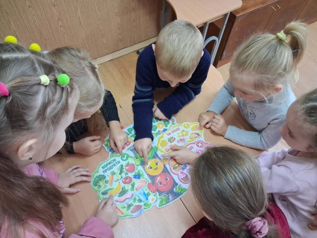 Гра Світлофор — здорове харчування у школі та вибір корисних продуктів